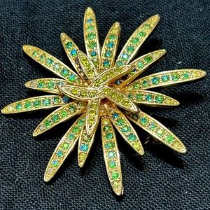 Gorgeous Vintage Costume Jewelry Brooch Chrysanthemum Shape Blue/Green Crystals